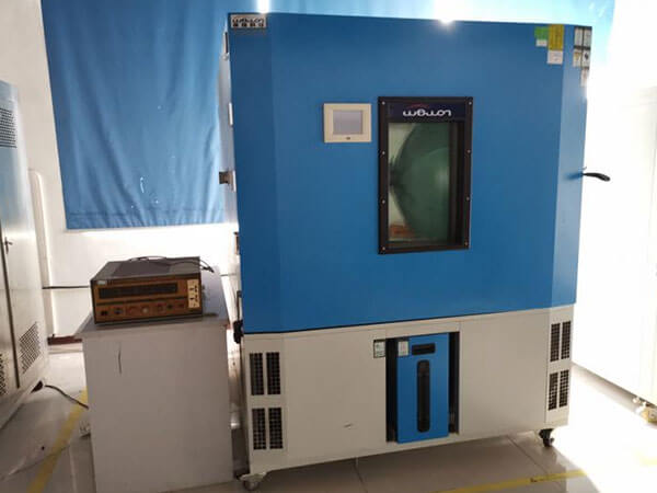 Programmable constant temperature and humidity test chamber